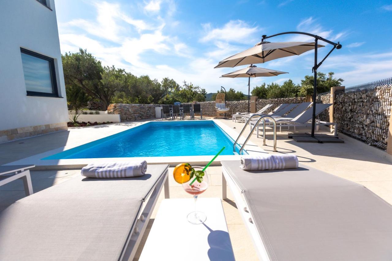 Luxury Apartments Mauro With Heated Pool Božava Eksteriør bilde